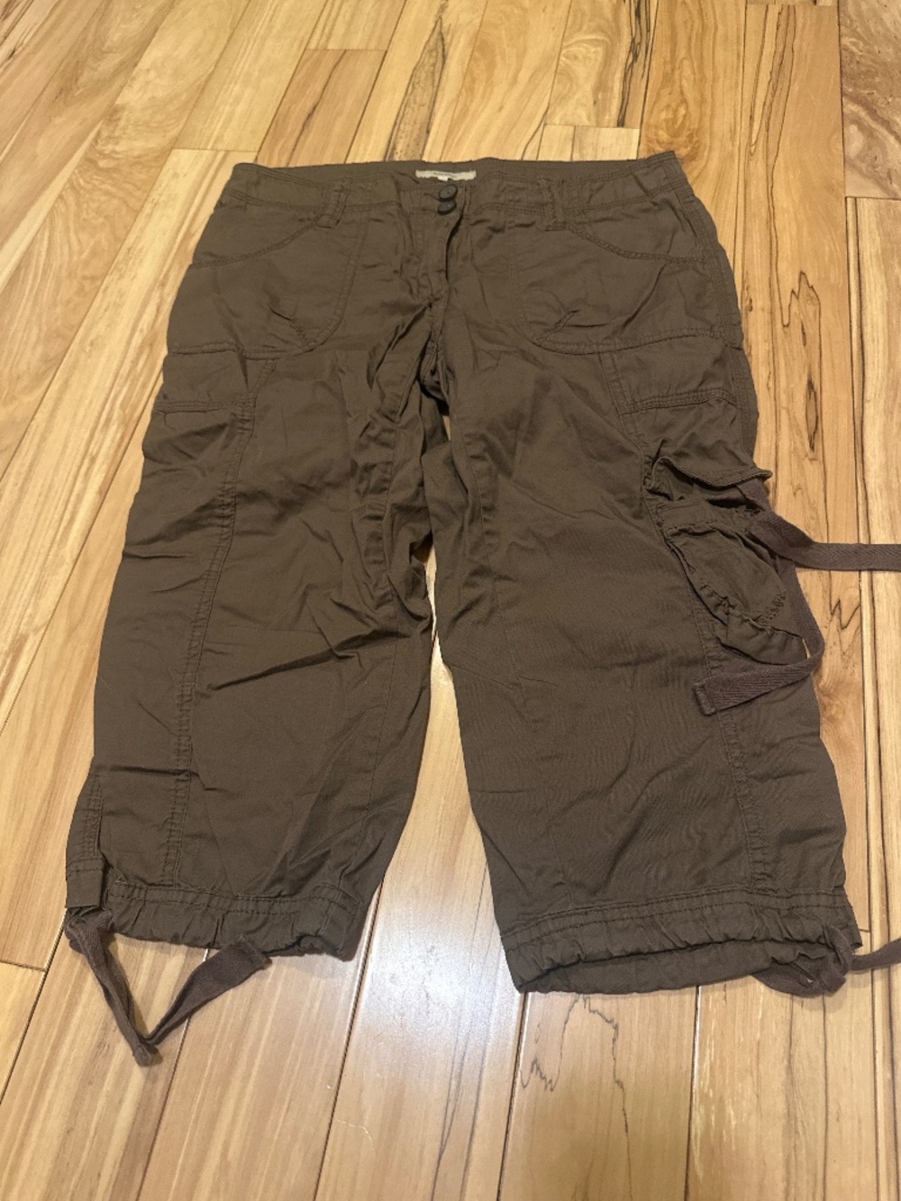 Rw&co cargo brown capri pants size 10
